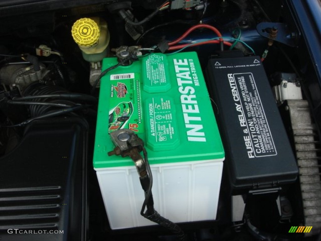 2000 Voyager  - Patriot Blue Pearl / Mist Gray photo #21