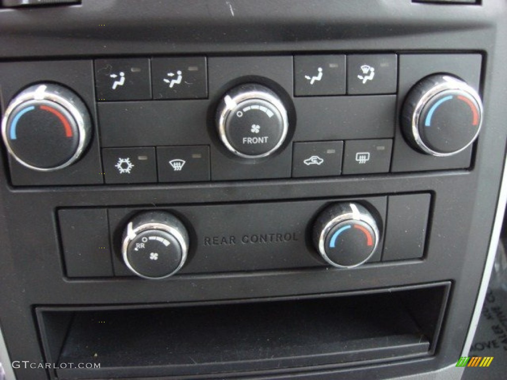 2010 Dodge Grand Caravan SE Controls Photo #62679524