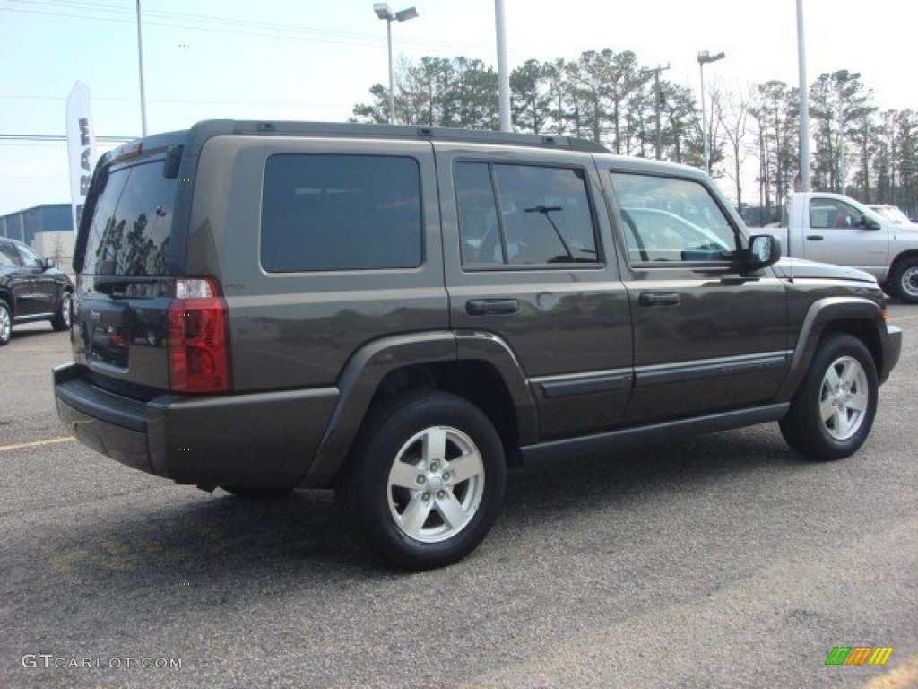 2006 Commander 4x4 - Dark Khaki Pearl / Khaki photo #5