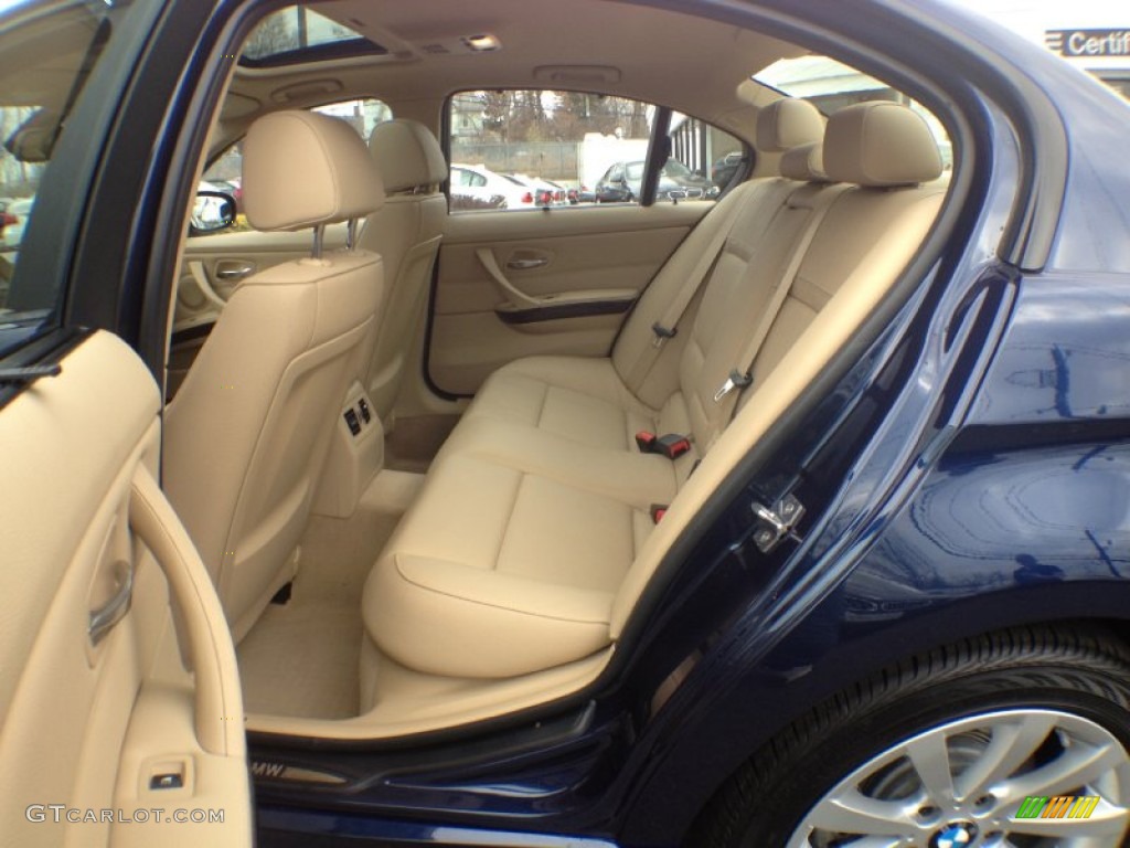 2011 BMW 3 Series 328i xDrive Sedan Rear Seat Photo #62680367