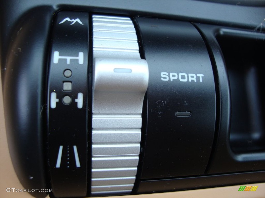 2009 Porsche Cayenne Tiptronic Controls Photo #62681348