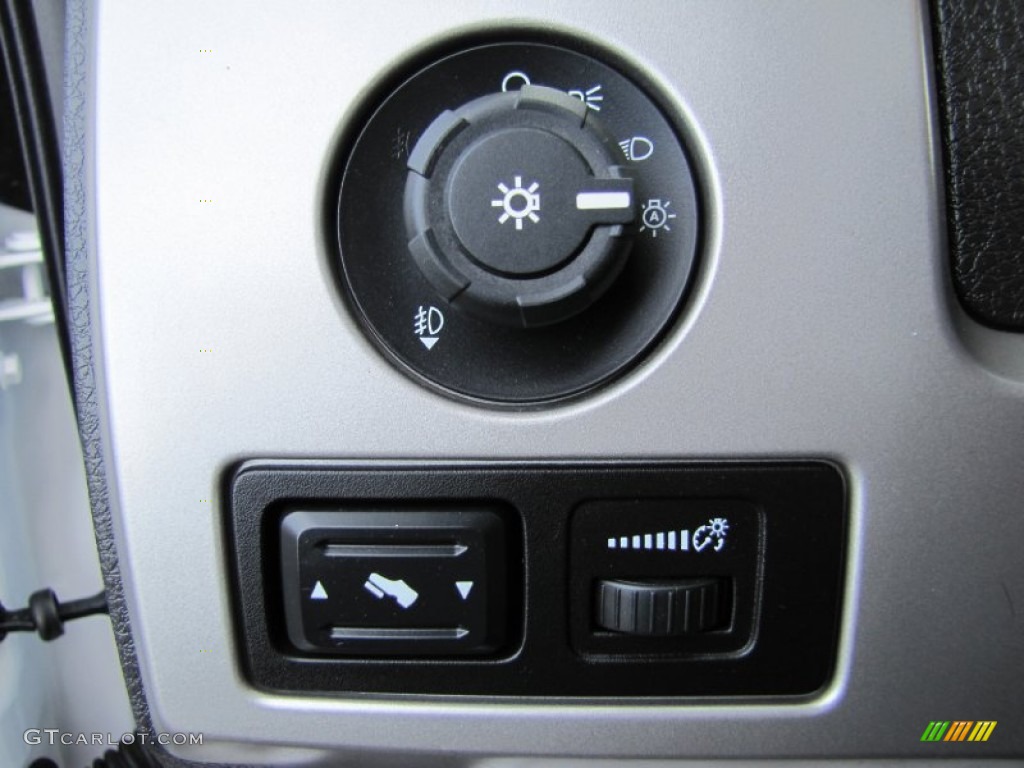 2010 Ford F150 Lariat SuperCrew 4x4 Controls Photo #62685446