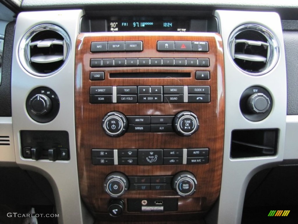 2010 Ford F150 Lariat SuperCrew 4x4 Controls Photo #62685483