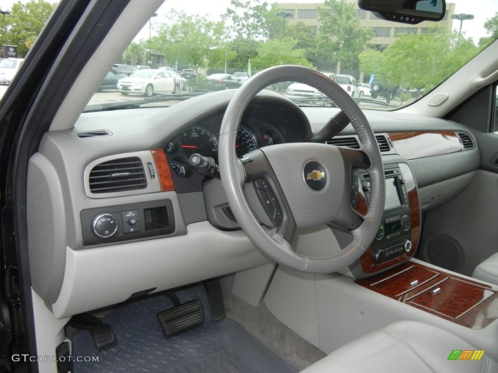 2008 Suburban 1500 LTZ - Black / Light Titanium/Dark Titanium photo #17