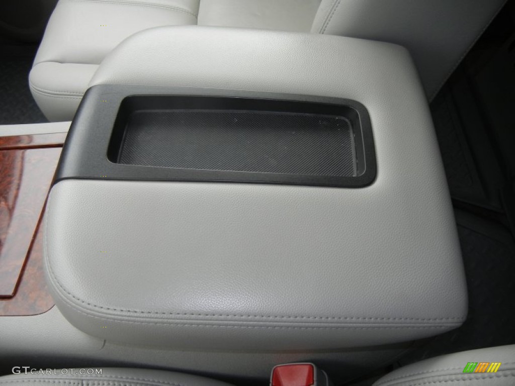 2008 Suburban 1500 LTZ - Black / Light Titanium/Dark Titanium photo #28