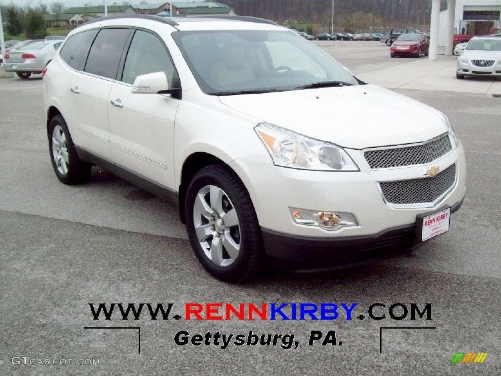 White Diamond Tricoat Chevrolet Traverse