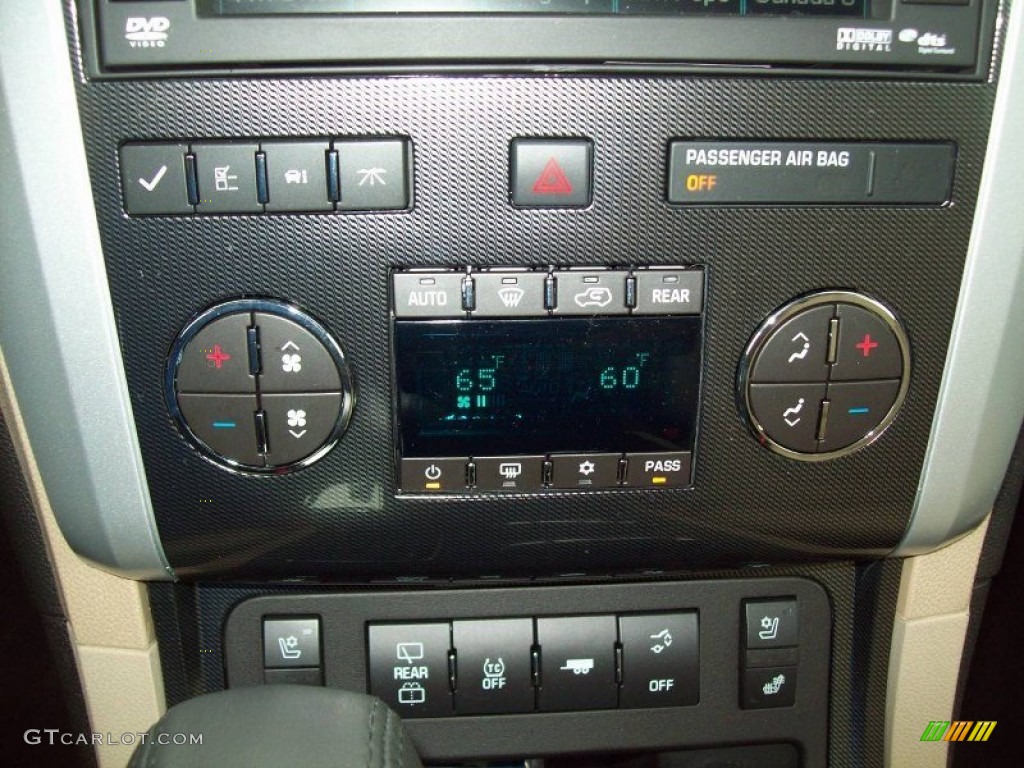 2012 Chevrolet Traverse LTZ AWD Controls Photo #62693996