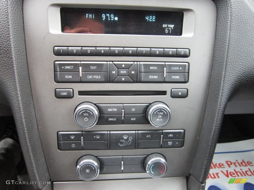 2010 Ford Mustang V6 Convertible Controls Photo #62696054