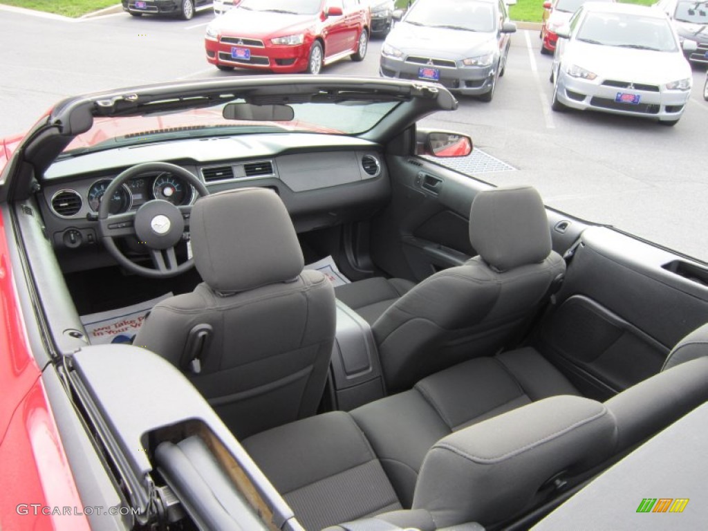 Charcoal Black Interior 2010 Ford Mustang V6 Convertible Photo #62696146