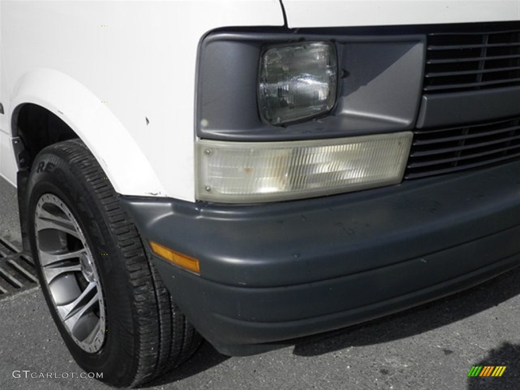 1998 Astro Cargo Van - White / Gray photo #2