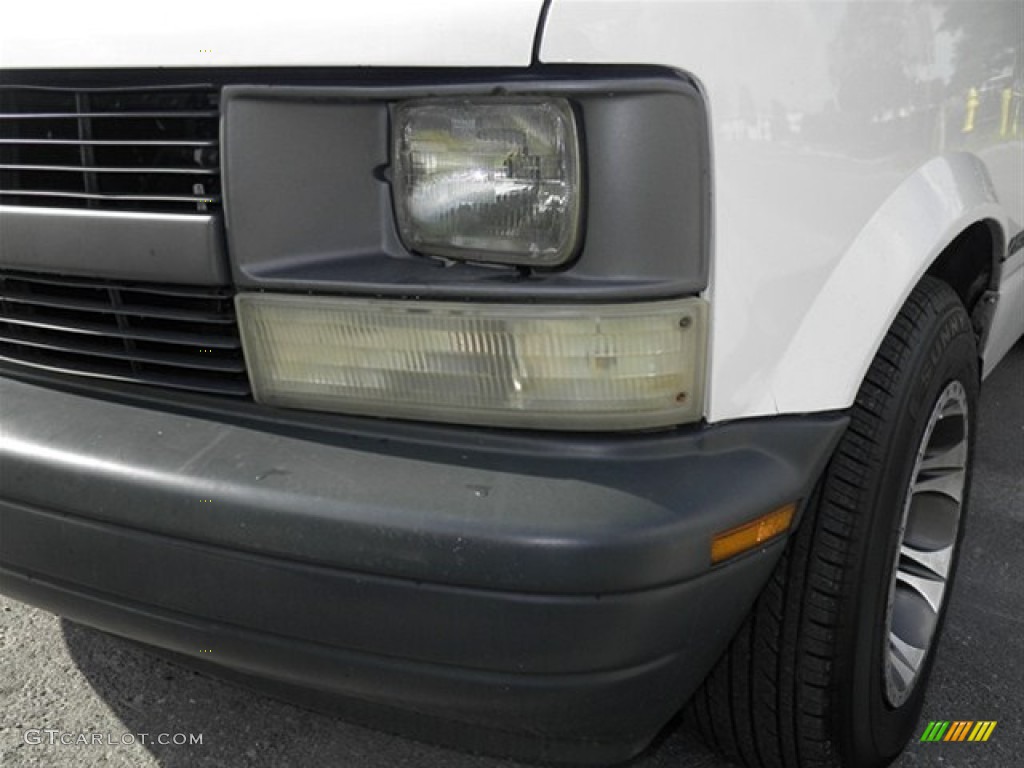 1998 Astro Cargo Van - White / Gray photo #4