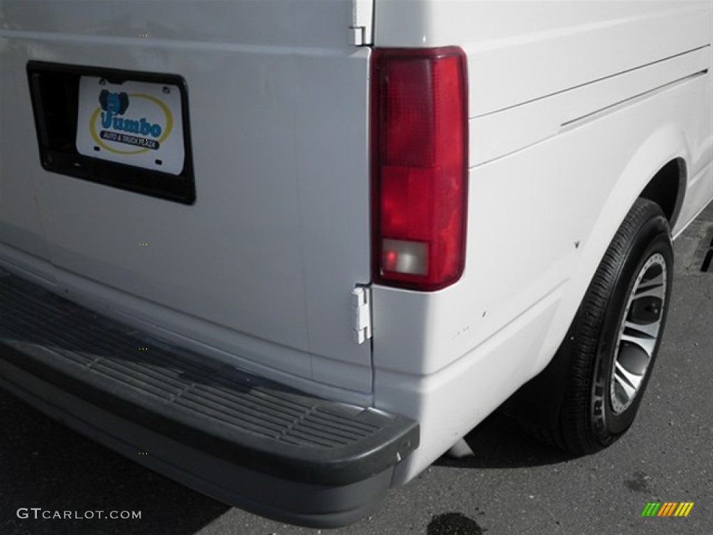 1998 Astro Cargo Van - White / Gray photo #14