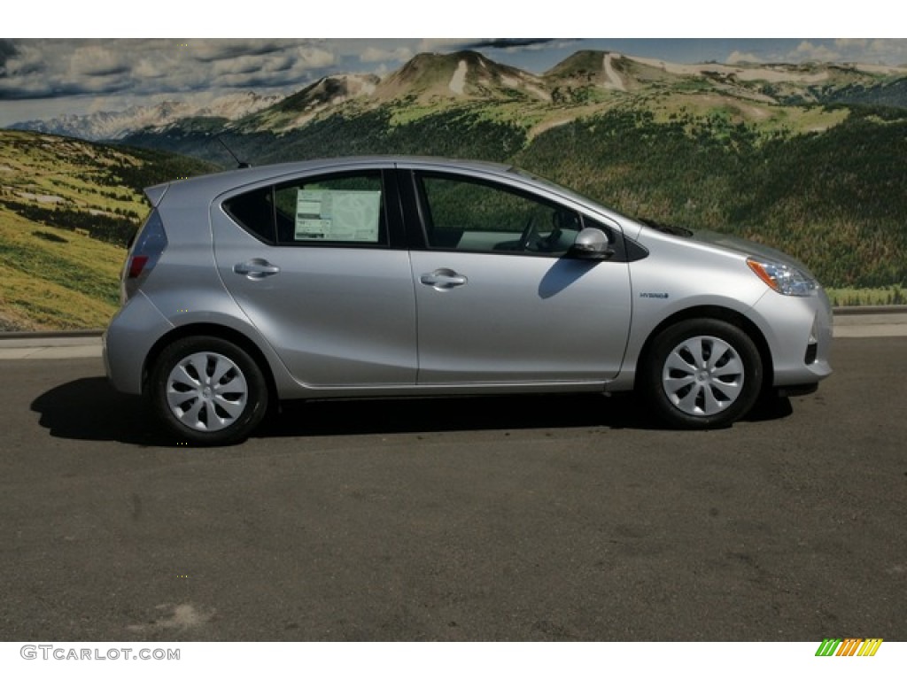 Classic Silver Metallic 2012 Toyota Prius c Hybrid Two Exterior Photo #62699295