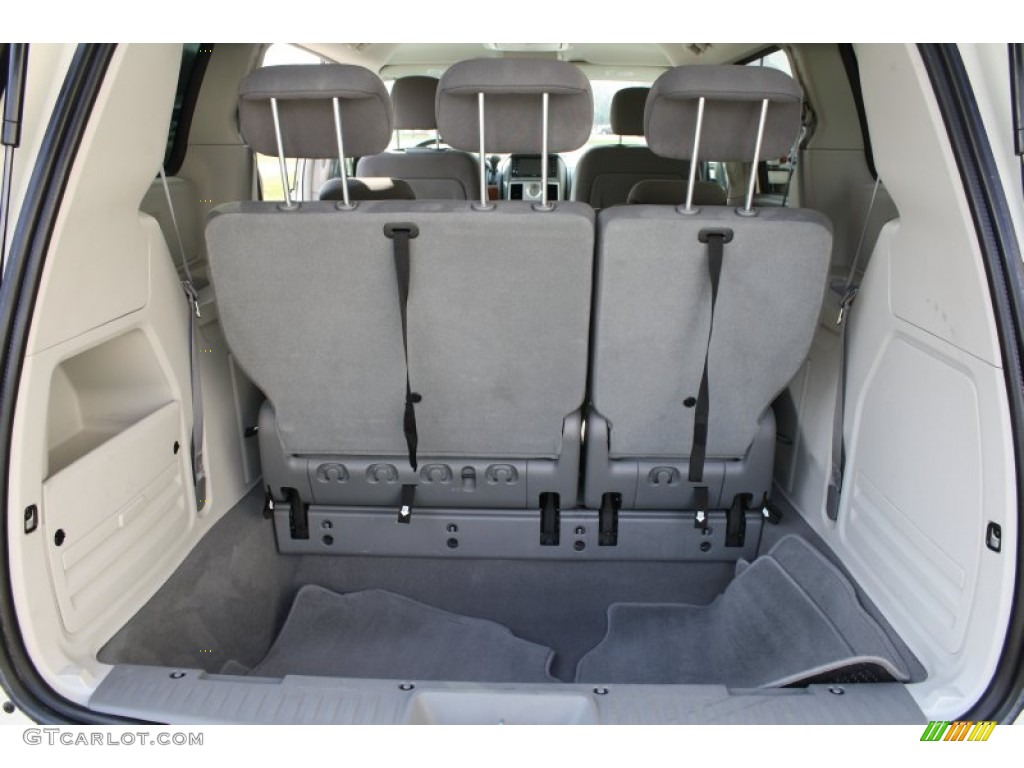 2009 Town & Country LX - Stone White / Medium Slate Gray/Light Shale photo #12