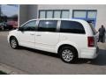 2009 Stone White Chrysler Town & Country LX  photo #16