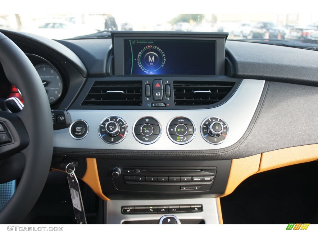 2012 BMW Z4 sDrive35is Controls Photos