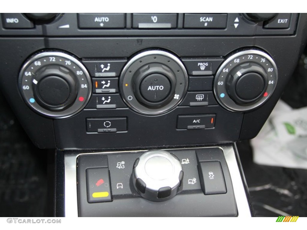 2011 Land Rover LR2 HSE Controls Photo #62707676