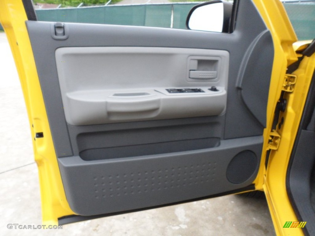 2006 Dakota SLT Sport Quad Cab - Solar Yellow / Medium Slate Gray photo #38
