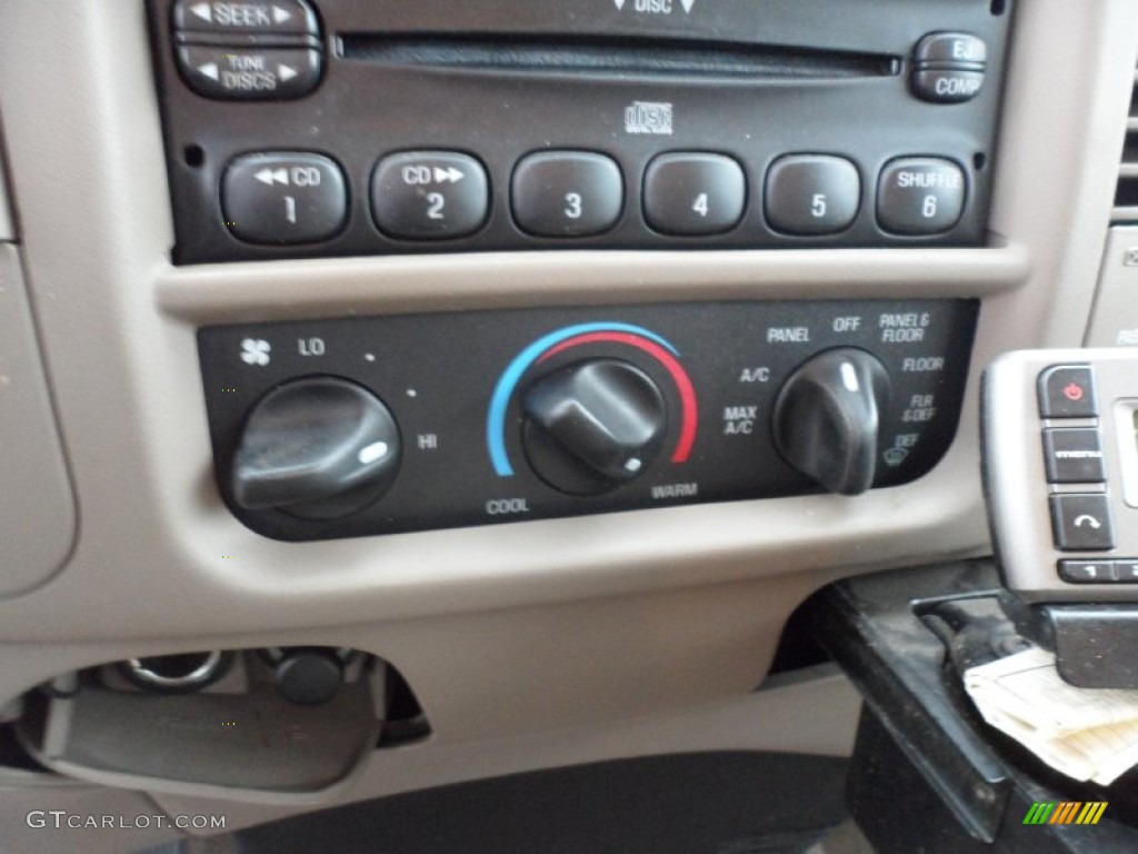 2004 F150 XLT Heritage SuperCab - Arizona Beige Metallic / Heritage Medium Parchment photo #42