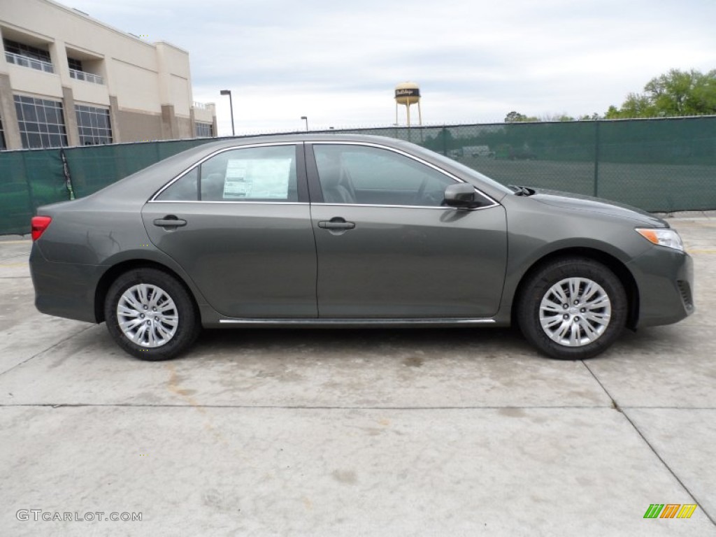 2012 Camry LE - Cypress Green Pearl / Ash photo #2