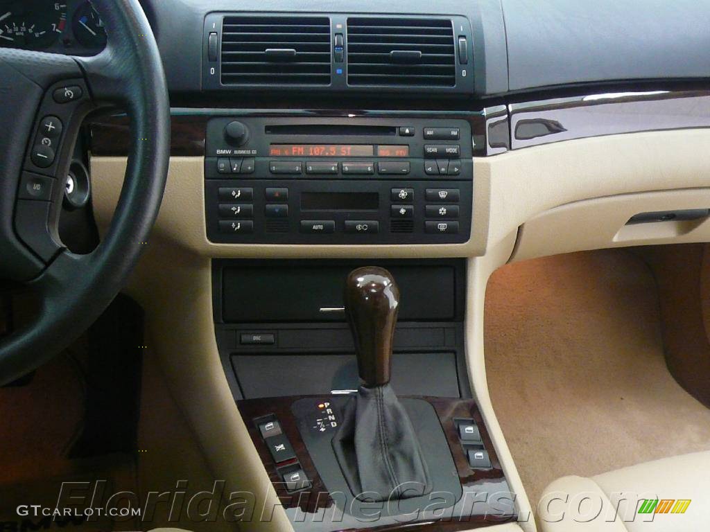 2005 3 Series 325i Sedan - Jet Black / Black photo #18