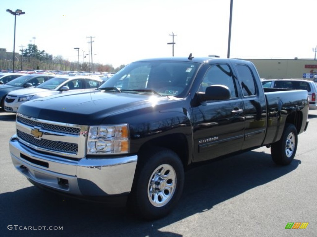 2012 Silverado 1500 LS Extended Cab 4x4 - Black / Dark Titanium photo #4