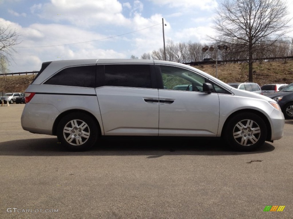 2011 Odyssey LX - Alabaster Silver Metallic / Gray photo #8