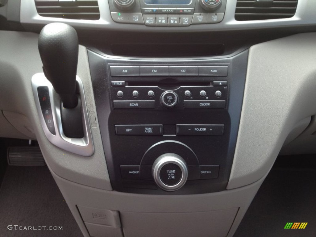 2011 Odyssey LX - Alabaster Silver Metallic / Gray photo #26