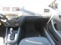 Black - Jetta SE Sedan Photo No. 15