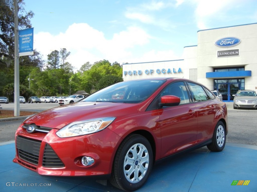 2012 Focus SE Sedan - Red Candy Metallic / Charcoal Black photo #1