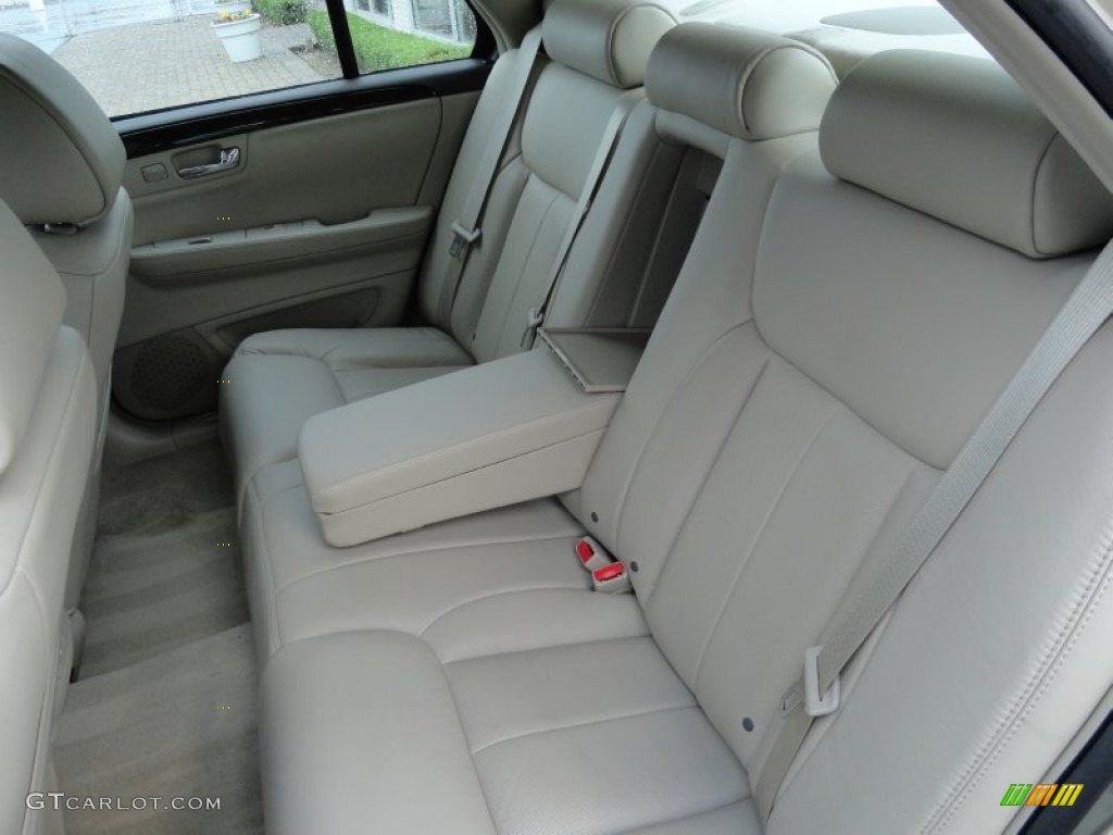 Shale/Cocoa Accents Interior 2011 Cadillac DTS Luxury Photo #62731639