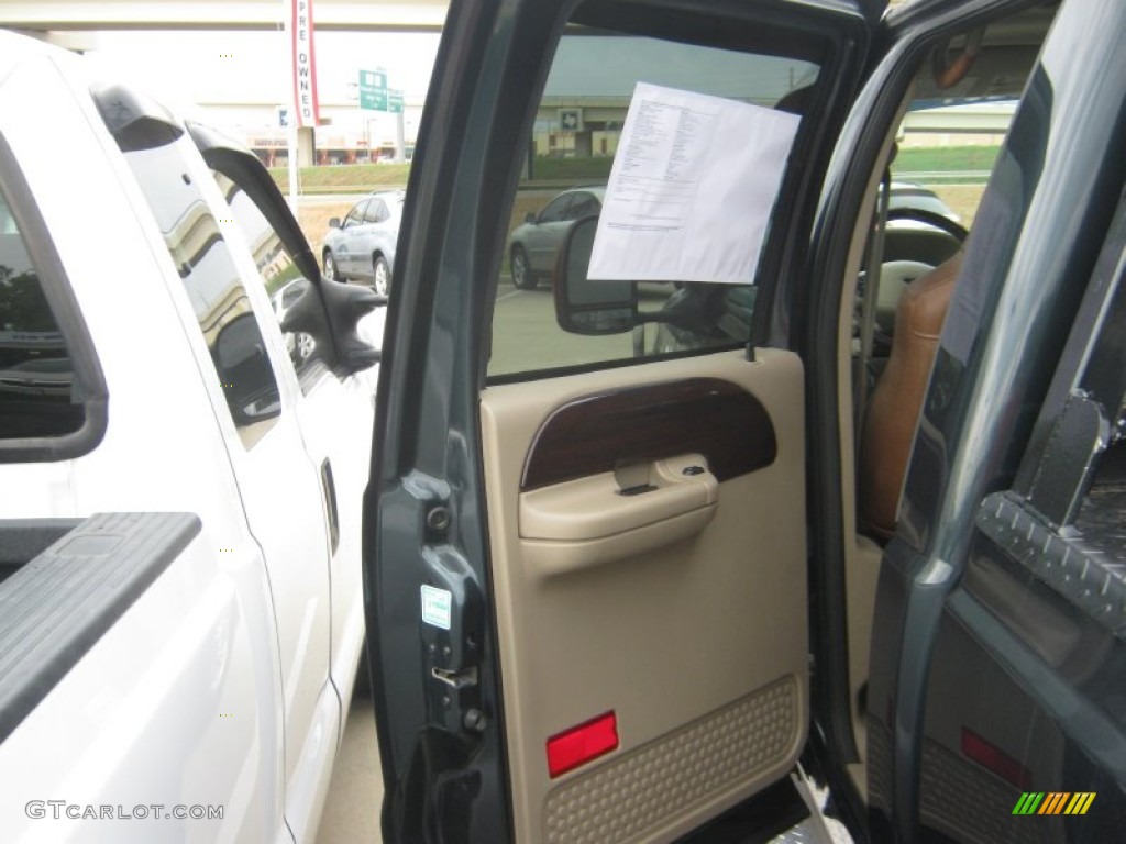 2005 F350 Super Duty King Ranch Crew Cab 4x4 - Dark Green Satin Metallic / Castano Leather photo #12