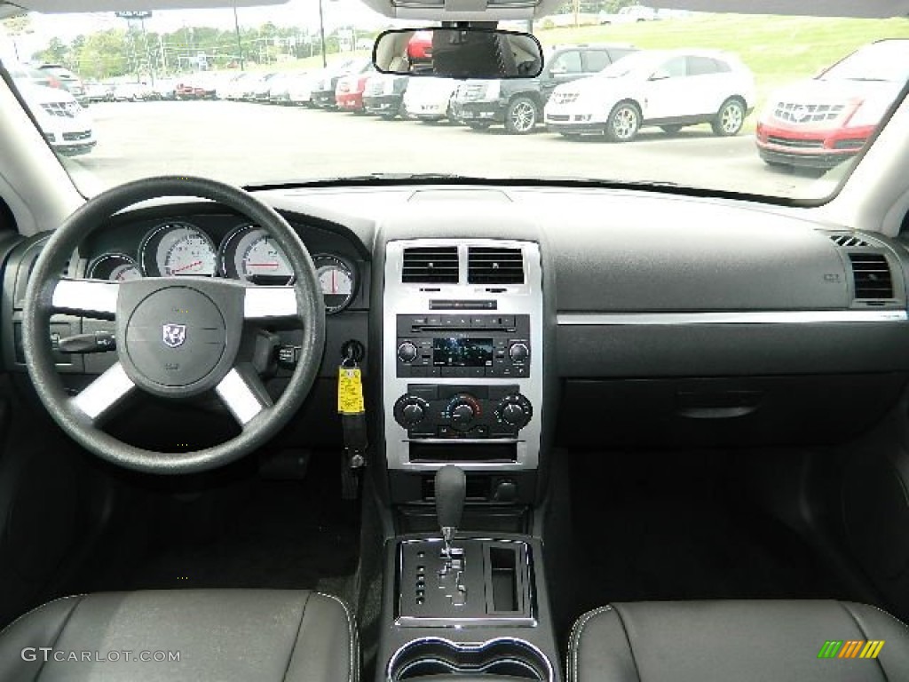 2010 Dodge Charger SXT Dashboard Photos