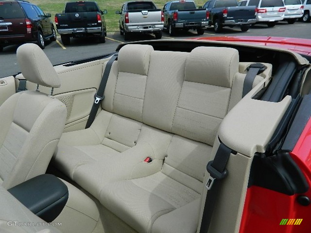 Medium Parchment Interior 2007 Ford Mustang V6 Deluxe Convertible Photo #62744200