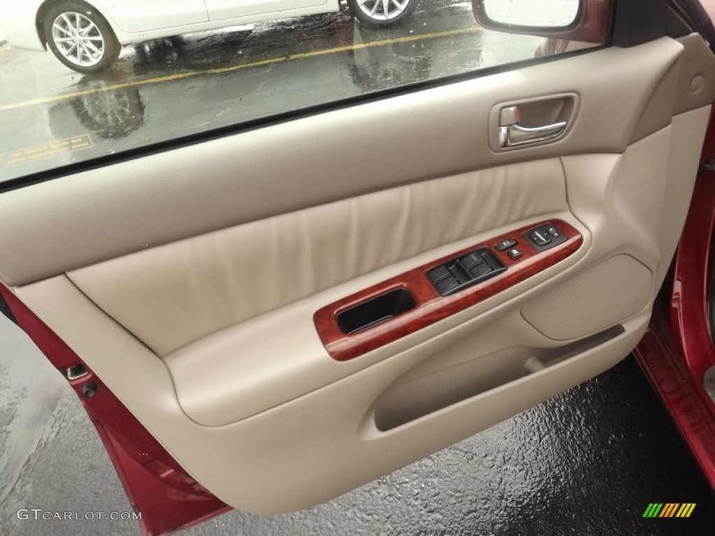 2005 Camry XLE - Salsa Red Pearl / Taupe photo #12