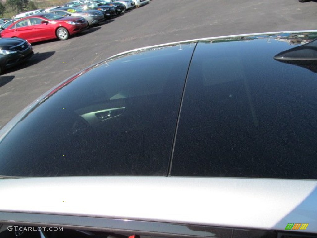2012 Hyundai Veloster Standard Veloster Model Sunroof Photo #62747413