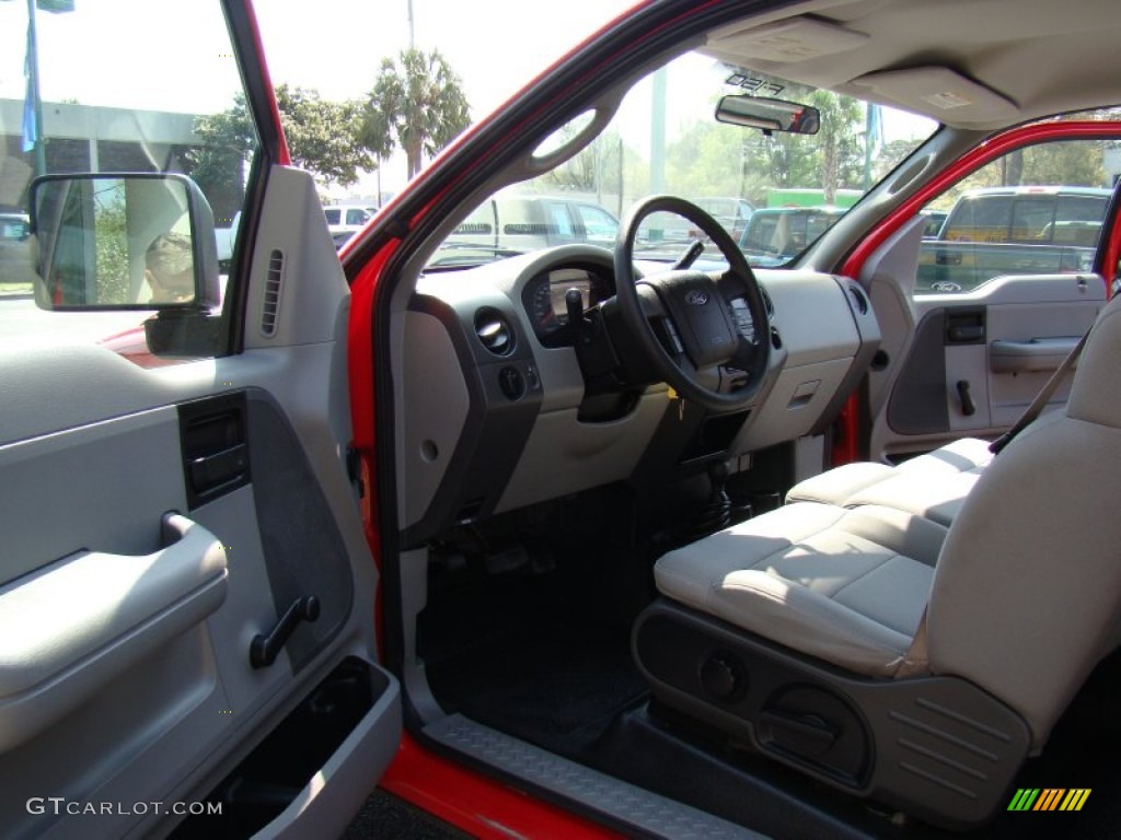 2005 F150 STX SuperCab 4x4 - Bright Red / Medium Flint/Dark Flint Grey photo #9