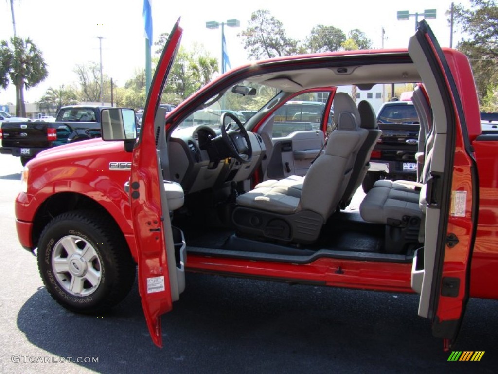 2005 F150 STX SuperCab 4x4 - Bright Red / Medium Flint/Dark Flint Grey photo #10