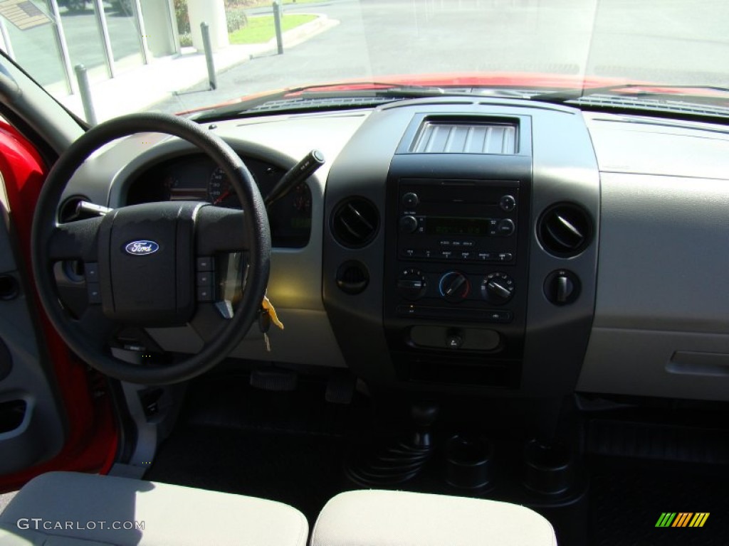 2005 F150 STX SuperCab 4x4 - Bright Red / Medium Flint/Dark Flint Grey photo #14