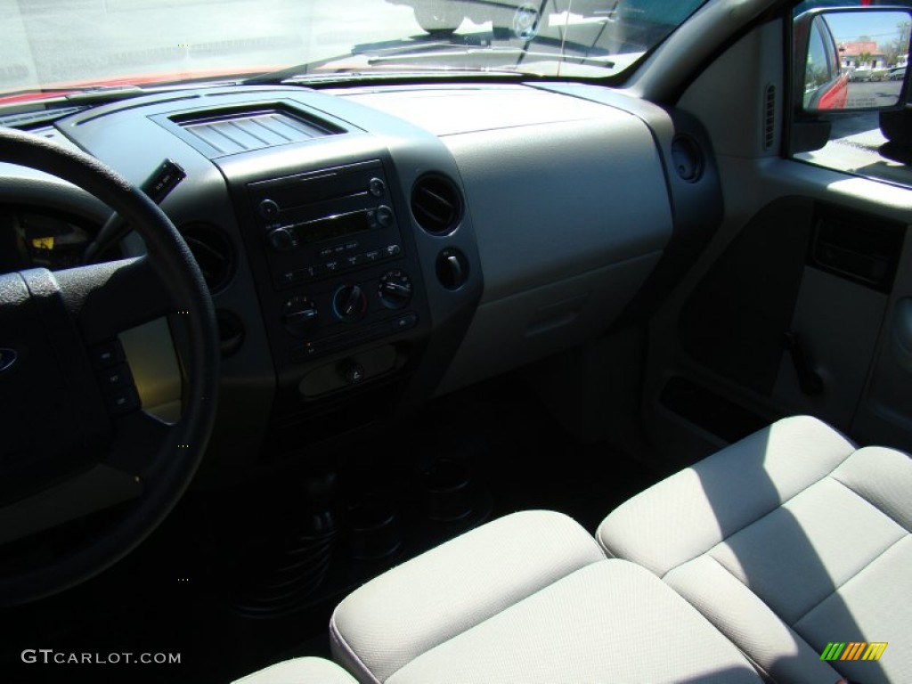 2005 F150 STX SuperCab 4x4 - Bright Red / Medium Flint/Dark Flint Grey photo #16