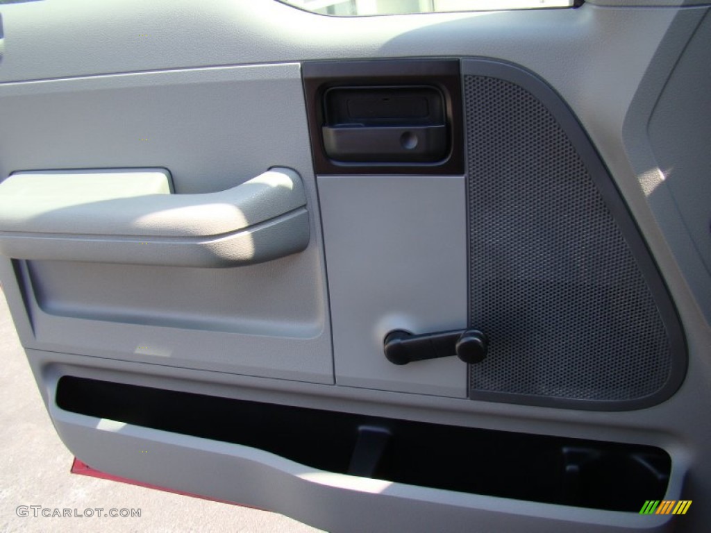 2005 F150 STX SuperCab 4x4 - Bright Red / Medium Flint/Dark Flint Grey photo #17