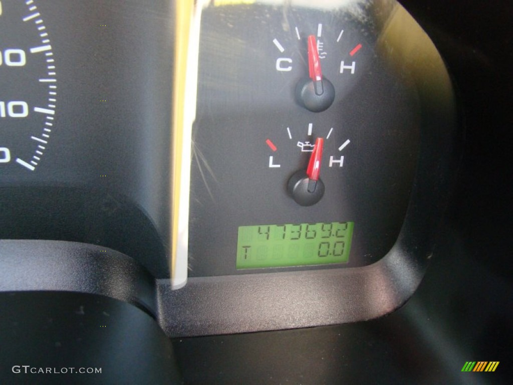 2005 F150 STX SuperCab 4x4 - Bright Red / Medium Flint/Dark Flint Grey photo #23