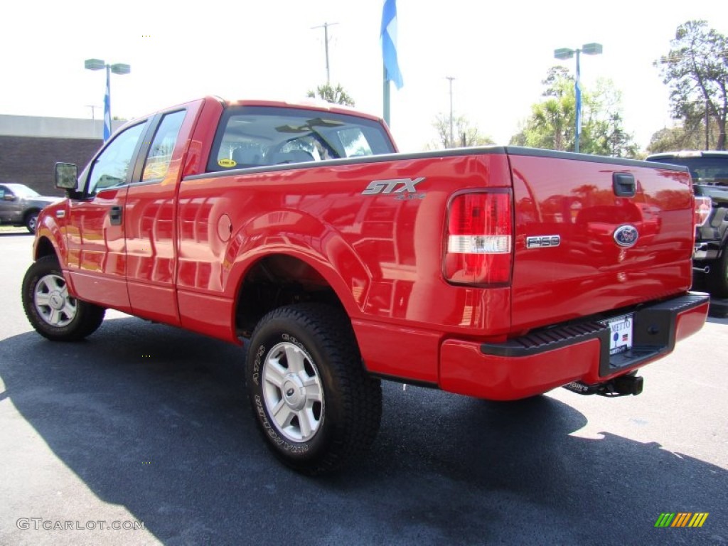2005 F150 STX SuperCab 4x4 - Bright Red / Medium Flint/Dark Flint Grey photo #29