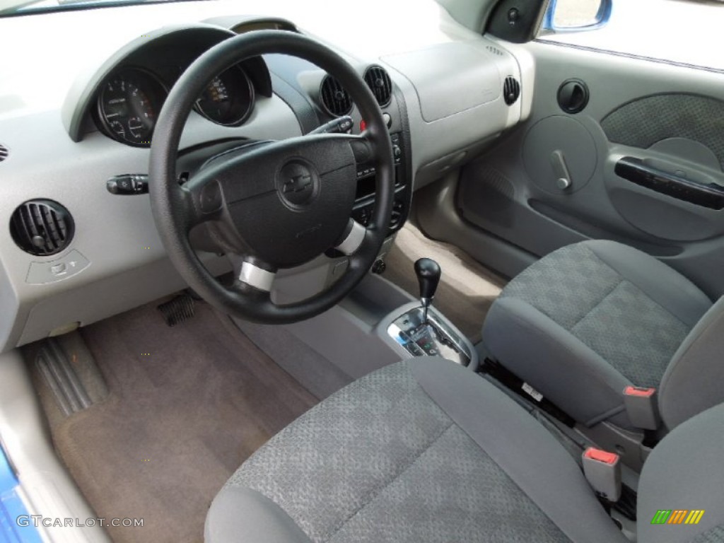Gray Interior 2005 Chevrolet Aveo LS Hatchback Photo #62750467