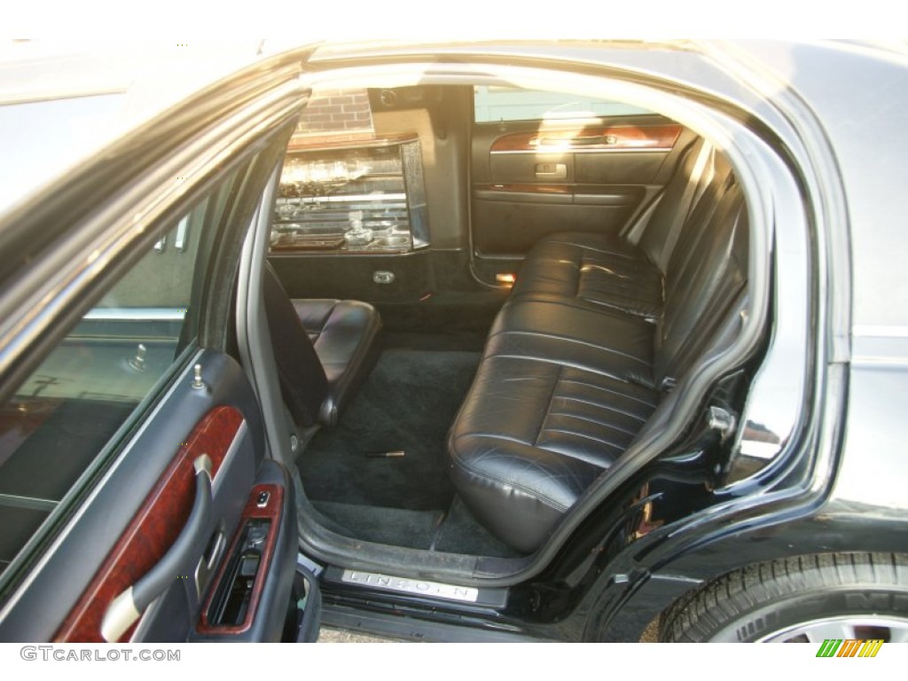 Black Interior 2003 Lincoln Town Car Limousine Photo #62751788