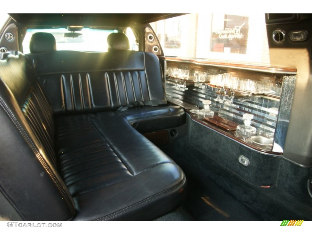 Black Interior 2003 Lincoln Town Car Limousine Photo #62751799