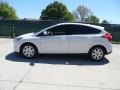 2012 Oxford White Ford Focus SE 5-Door  photo #6