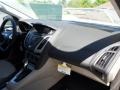 2012 Oxford White Ford Focus SE 5-Door  photo #18