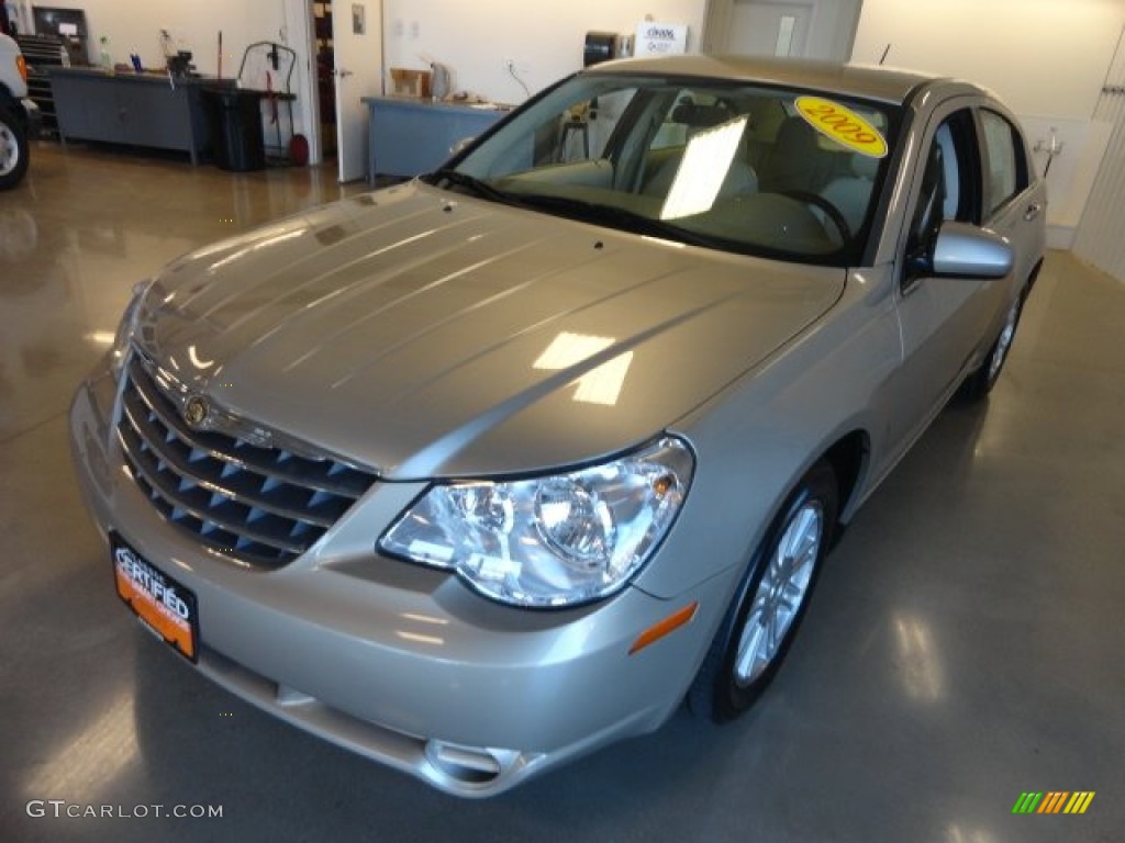 2009 Sebring Touring Sedan - Light Sandstone Metallic / Medium Pebble Beige/Cream photo #1