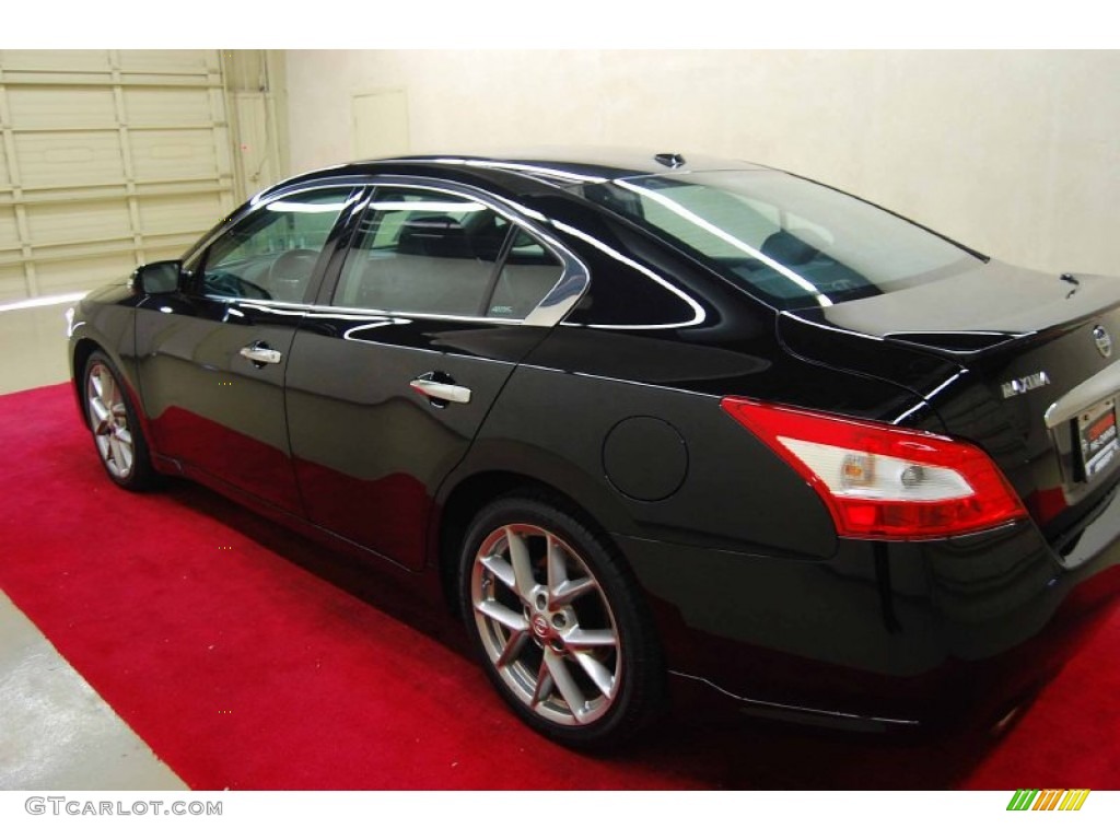 2011 Maxima 3.5 SV Sport - Super Black / Charcoal photo #4